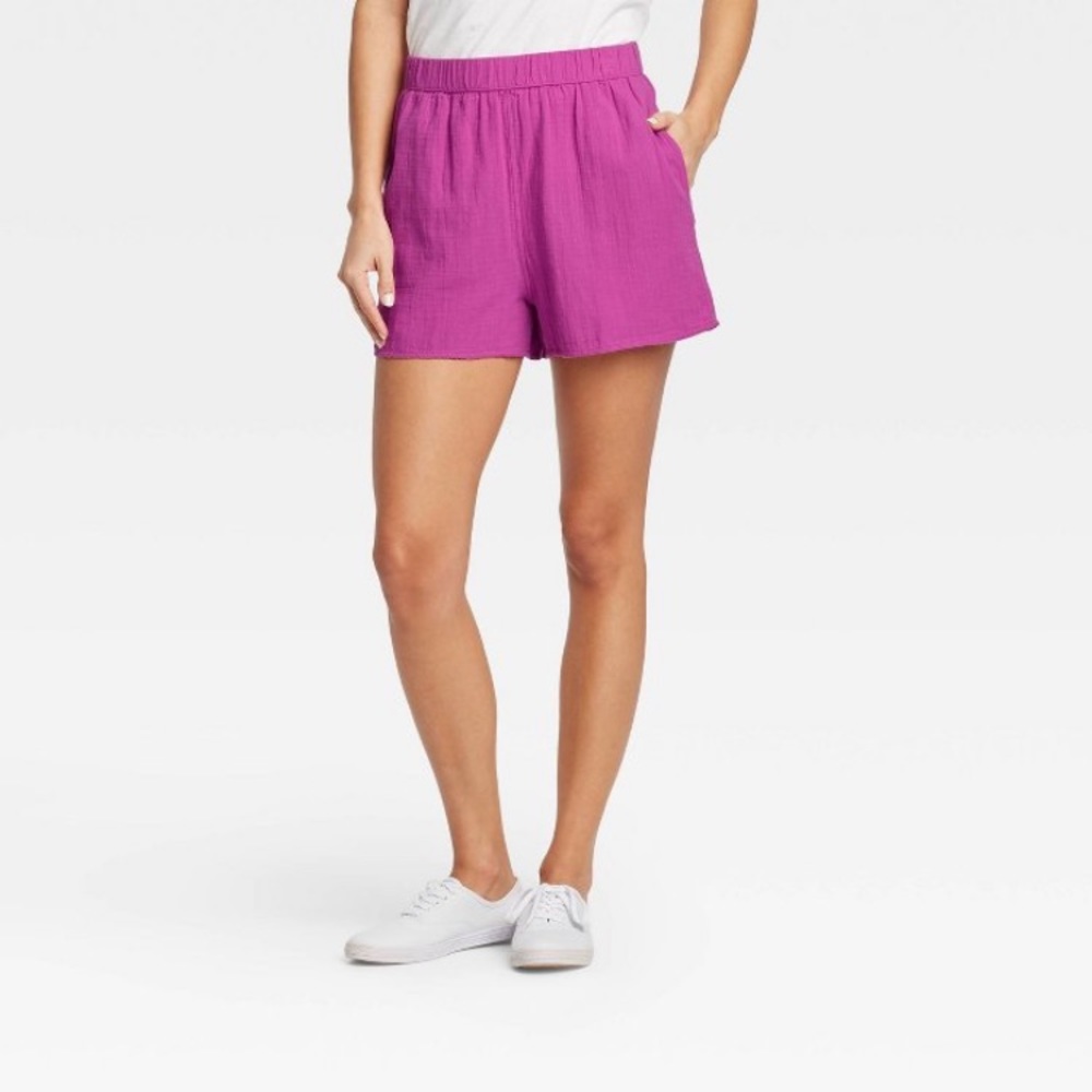 ❤️ 2/$10 NWT Pink high-rise shorts with pockets